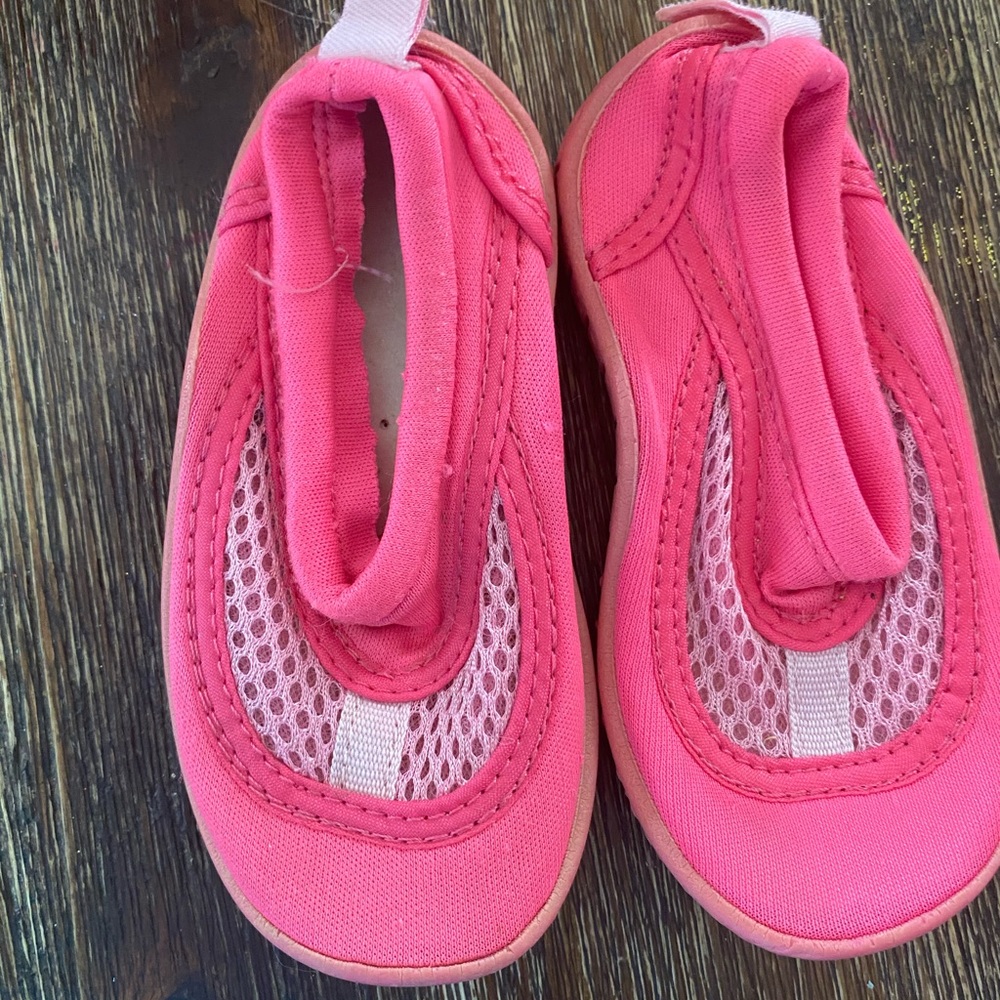 Water sneakers